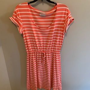 Columbia PFG tie wait dress